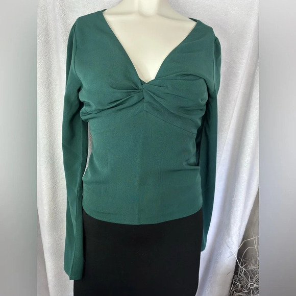 Green Long Sleeve Twist Front V-Neck Blouse - Picture 3 of 5